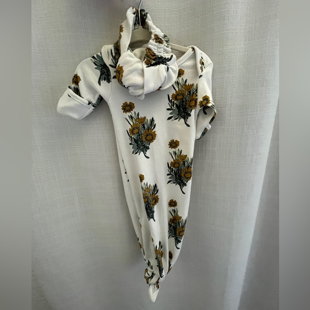 Kate Quinn calendulas 0-3m gown and bow